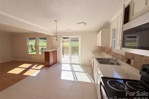 6807 Wandering Creek Dr, Charlotte, NC 28216 - Photo 27