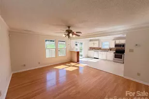 6807 Wandering Creek Dr, Charlotte, NC 28216 - Photo 23