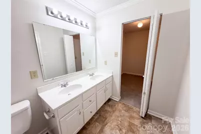 6807 Wandering Creek Drive, Charlotte, NC 28216 - Photo 29