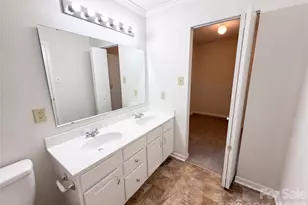 6807 Wandering Creek Dr, Charlotte, NC 28216 - Photo 29