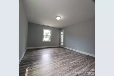5717 Ruth Drive, Charlotte, NC 28215 - Photo 17