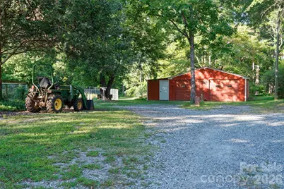 700 N Trade Avenue, Landrum, SC 29356 - Photo 35