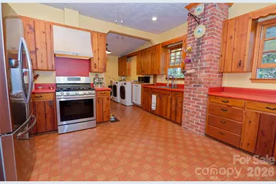 700 N Trade Avenue, Landrum, SC 29356 - Photo 17