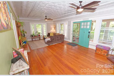 700 N Trade Avenue, Landrum, SC 29356 - Photo 9