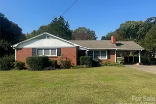 1400 Capri Rd, Winston Salem, NC 27103 - Photo 3