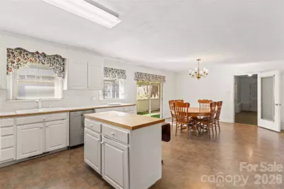 522 Carolina Avenue N, Statesville, NC 28677 - Photo 7