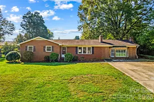 522 Carolina Ave N, Statesville, NC 28677 - Photo 1
