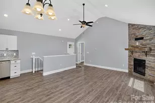 594 McMillan Dr, Hendersonville, NC 28792 - Photo 7