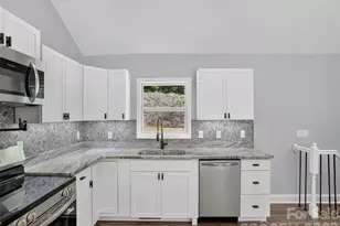 594 McMillan Dr, Hendersonville, NC 28792 - Photo 15