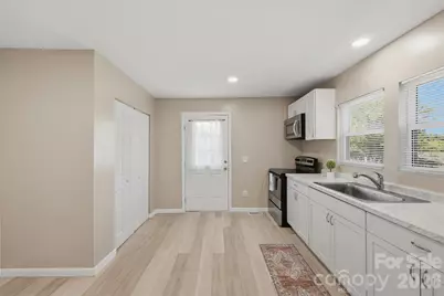 2996 1st Avenue NW, Hickory, NC 28601 - Photo 11