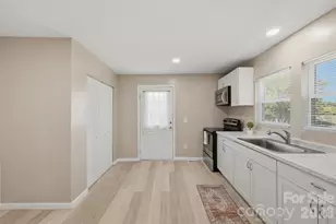 2996 1st Ave NW, Hickory, NC 28601 - Photo 11