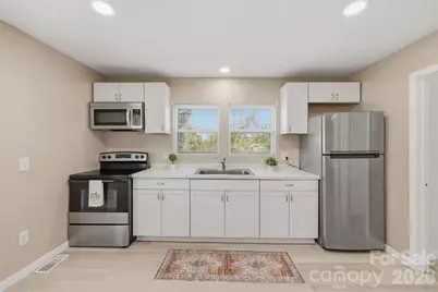 2996 1st Avenue NW, Hickory, NC 28601 - Photo 13