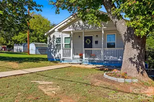 2996 1st Ave NW, Hickory, NC 28601 - Photo 3