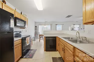 8335 Wallace Glen Dr, Charlotte, NC 28212 - Photo 13