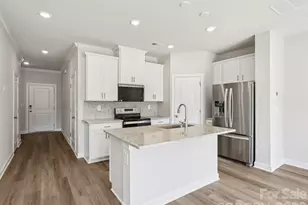 8013 Hidden Springs Dr, Charlotte, NC 28216 - Photo 7