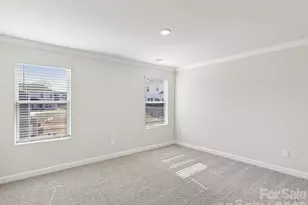 8013 Hidden Springs Dr, Charlotte, NC 28216 - Photo 15