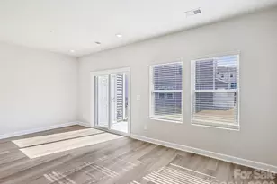 8013 Hidden Springs Dr, Charlotte, NC 28216 - Photo 5