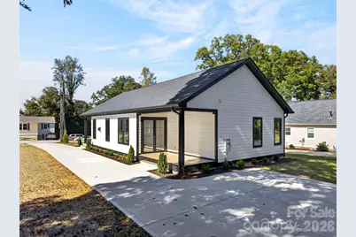 305 Chadwick Avenue, Hendersonville, NC 28792 - Photo 3