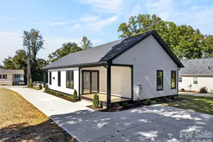305 Chadwick Ave, Hendersonville, NC 28792 - Photo 3