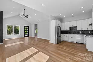305 Chadwick Ave, Hendersonville, NC 28792 - Photo 5