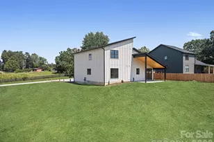 760 New Hope Rd, Flat Rock, NC 28731 - Photo 37