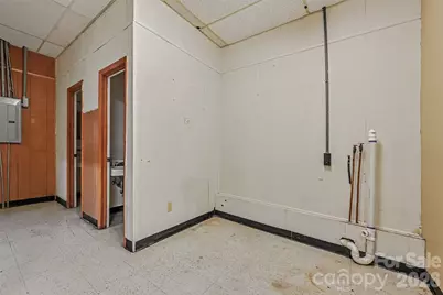 136 W Virginia Avenue, Bessemer City, NC 28016 - Photo 19