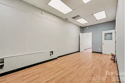 136 W Virginia Avenue, Bessemer City, NC 28016 - Photo 15