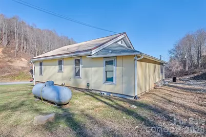 3009 Dellwood Road, Waynesville, NC 28786 - Photo 7