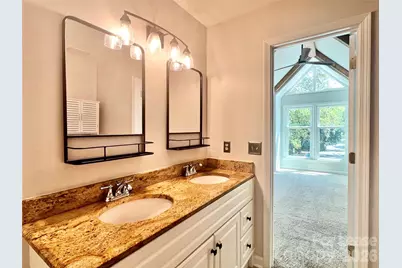 220 S Clarkson Street, Charlotte, NC 28202 - Photo 17