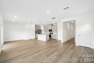 12548 Russellwood Ln, Charlotte, NC 28213 - Photo 5