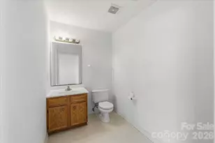121 24th St NW, Hickory, NC 28601 - Photo 9