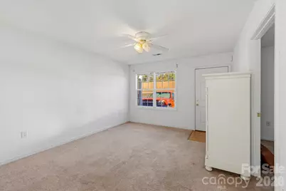 121 24th Street NW, Hickory, NC 28601 - Photo 7