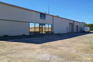 911 Railroad Ave, Rutherfordton, NC 28139 - Photo 1