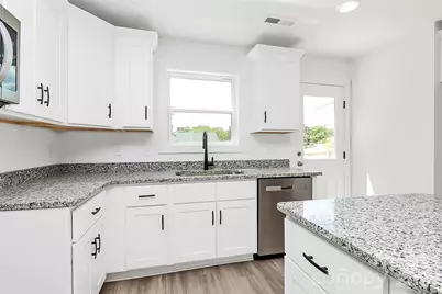 18 4th Avenue SE, Hickory, NC 28602 - Photo 21