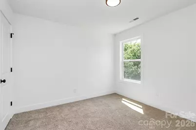 18 4th Avenue SE, Hickory, NC 28602 - Photo 31