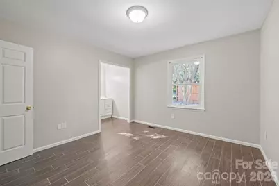 731 10th Avenue NE, Hickory, NC 28601 - Photo 23