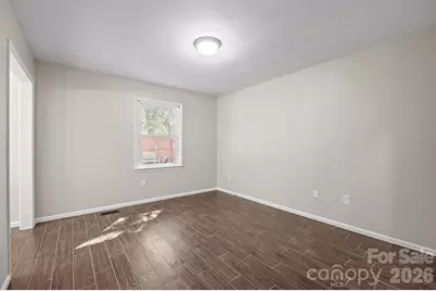 731 10th Avenue NE, Hickory, NC 28601 - Photo 21