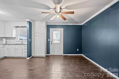 731 10th Avenue NE, Hickory, NC 28601 - Photo 11