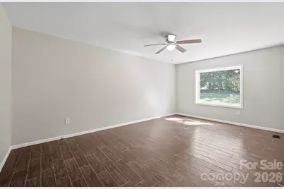 731 10th Avenue NE, Hickory, NC 28601 - Photo 9