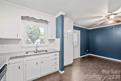731 10th Avenue NE, Hickory, NC 28601 - Photo 15