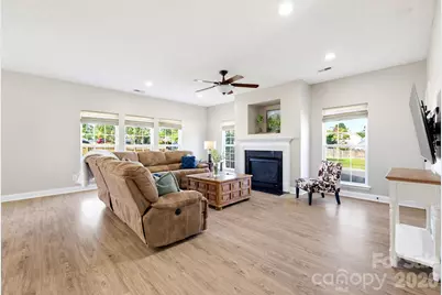 4425 Golden View Drive, Charlotte, NC 28278 - Photo 9