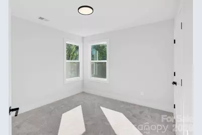1429 10th Avenue SW, Hickory, NC 28602 - Photo 11