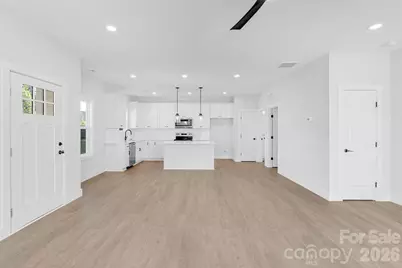 1429 10th Avenue SW, Hickory, NC 28602 - Photo 5
