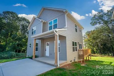 1429 10th Avenue SW, Hickory, NC 28602 - Photo 3