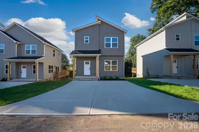 1433 10th Avenue SW, Hickory, NC 28602 - Photo 1