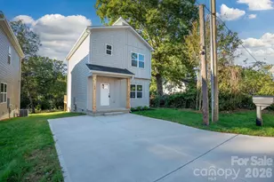 1437 10th Ave SW, Hickory, NC 28602 - Photo 1