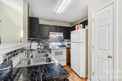 1427 Hidden Stream Court, Charlotte, NC 28213 - Photo 7