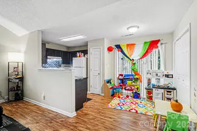 1427 Hidden Stream Court, Charlotte, NC 28213 - Photo 5