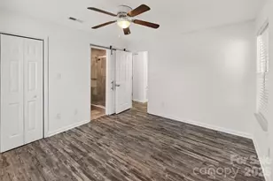 2913 Iron Gate Ln, Charlotte, NC 28212 - Photo 15