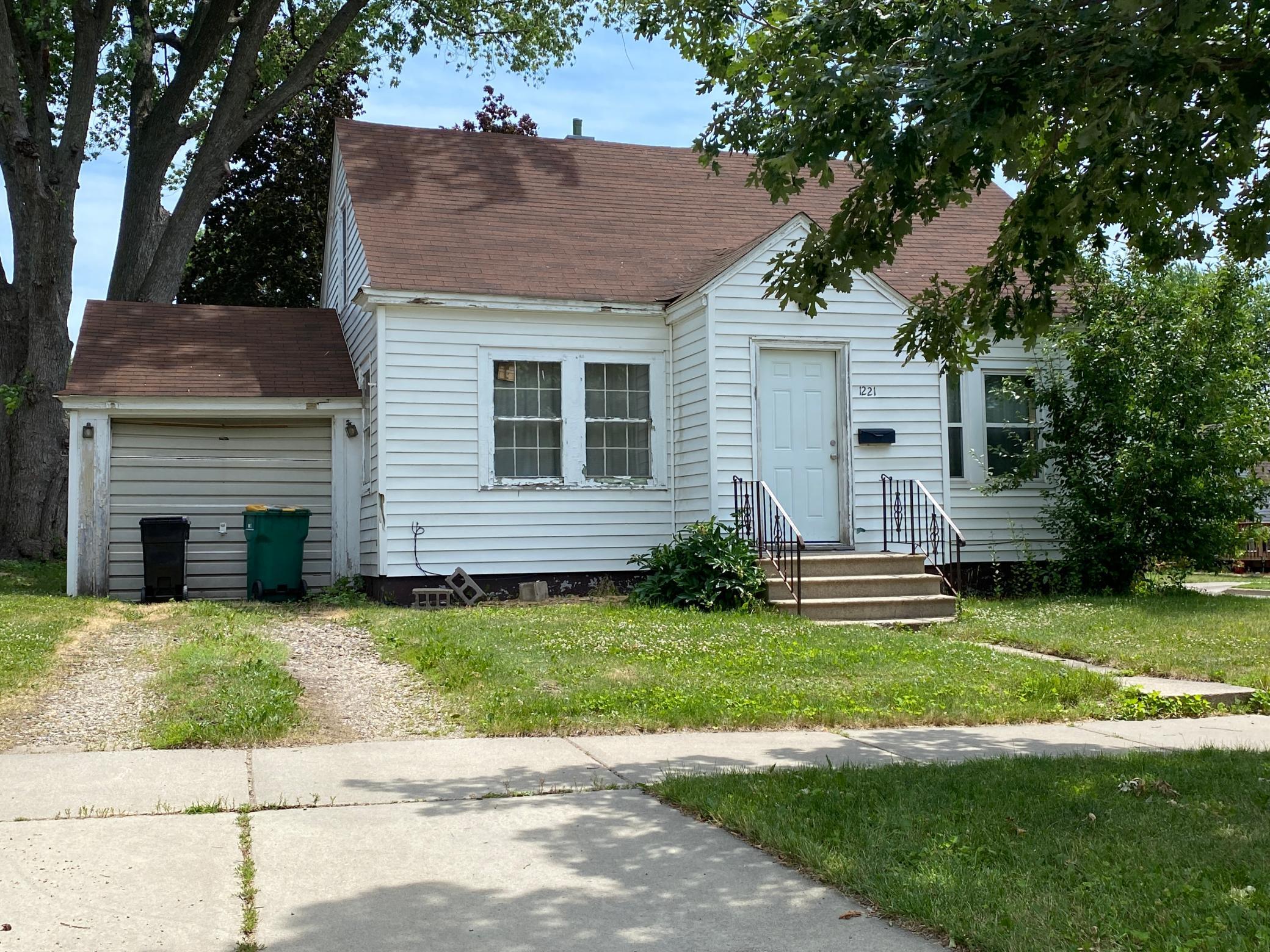 1221 St Joseph Ave, Albert Lea, MN 56007 MLS 6014756 Coldwell Banker